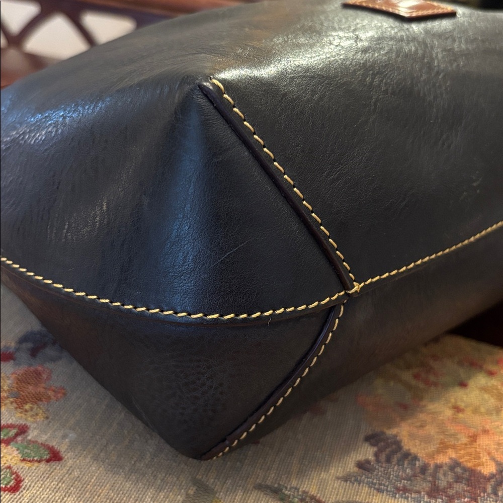*SOLD*Dooney & Bourke Florentine Twist Strap Hobo Excellent Condition - Picture 8 of 15